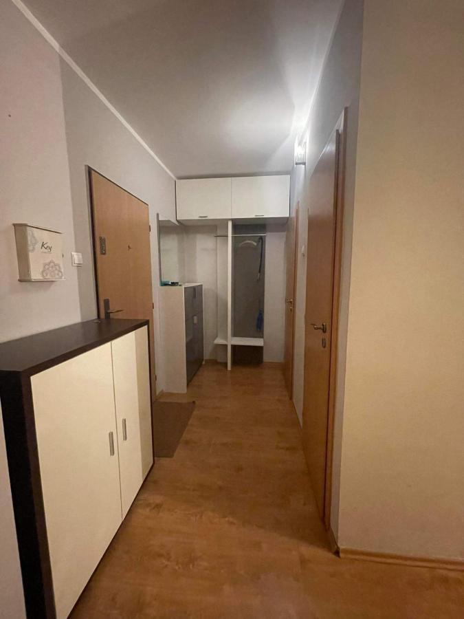 Elegant Escape Apartment - Free Parking, Easy Access To City Centre Bratysława Zewnętrze zdjęcie
